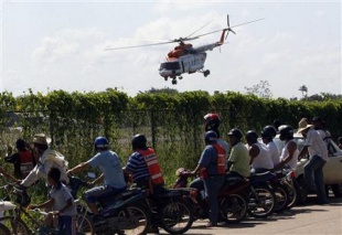 Unha das aeronaves usadas para recoller ás liberadas