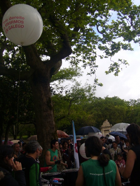 A manifestación, a piques de saír da Alameda